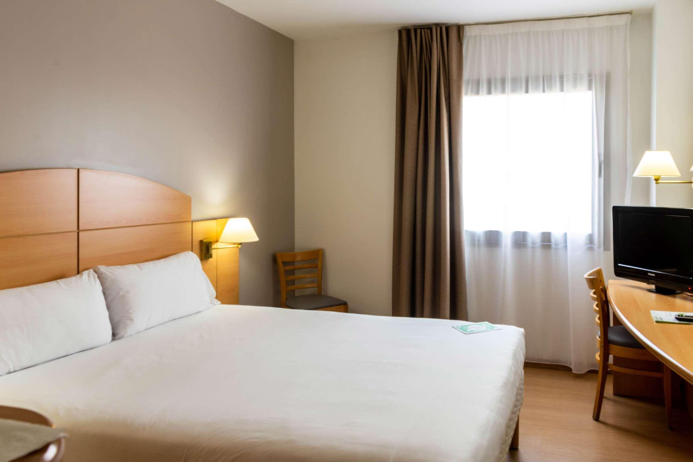 Travelodge Madrid Alcalá de Henares Екстериор снимка