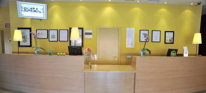 Travelodge Madrid Alcalá de Henares Екстериор снимка