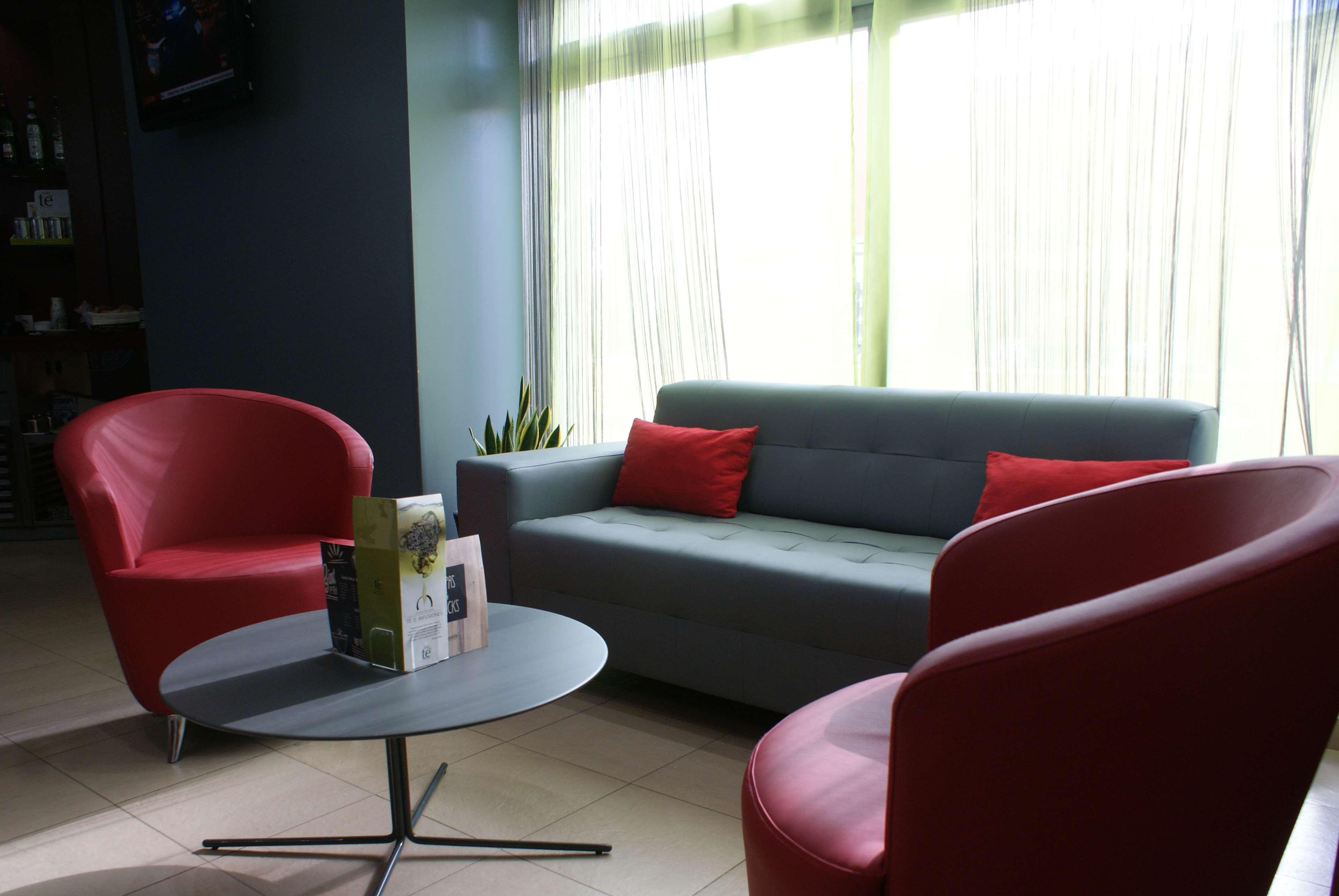 Travelodge Madrid Alcalá de Henares Екстериор снимка