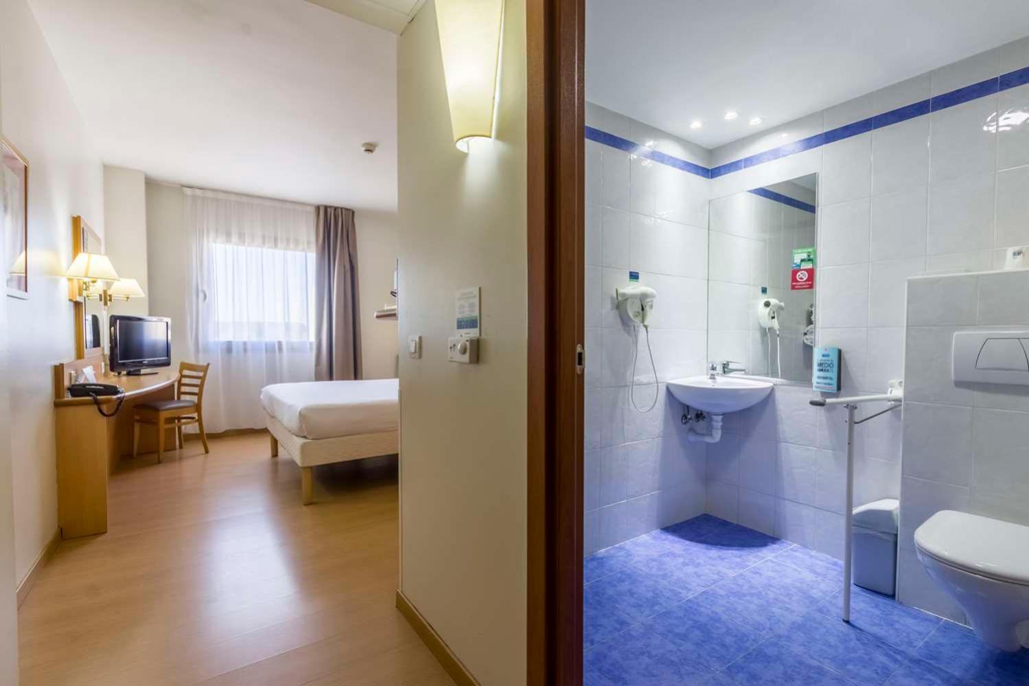 Travelodge Madrid Alcalá de Henares Екстериор снимка