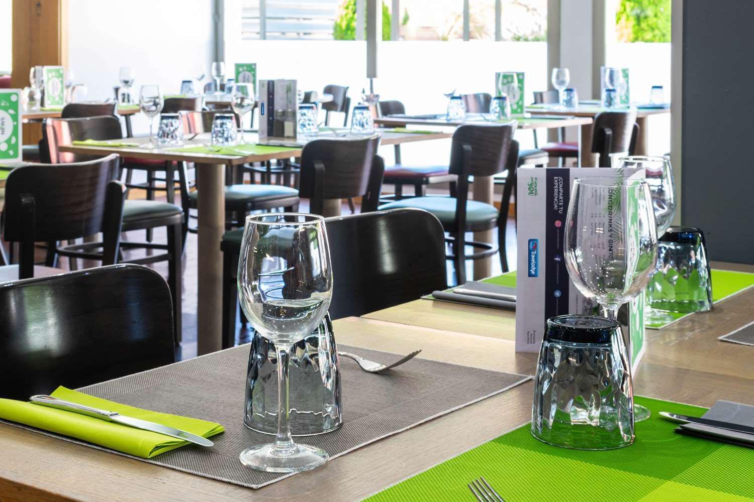 Travelodge Madrid Alcalá de Henares Екстериор снимка