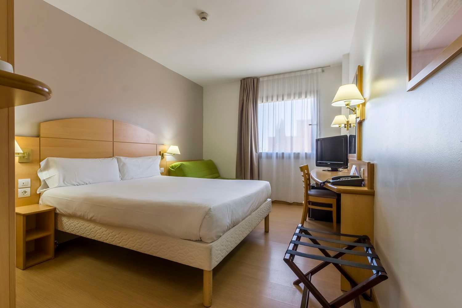 Travelodge Madrid Alcalá de Henares Екстериор снимка