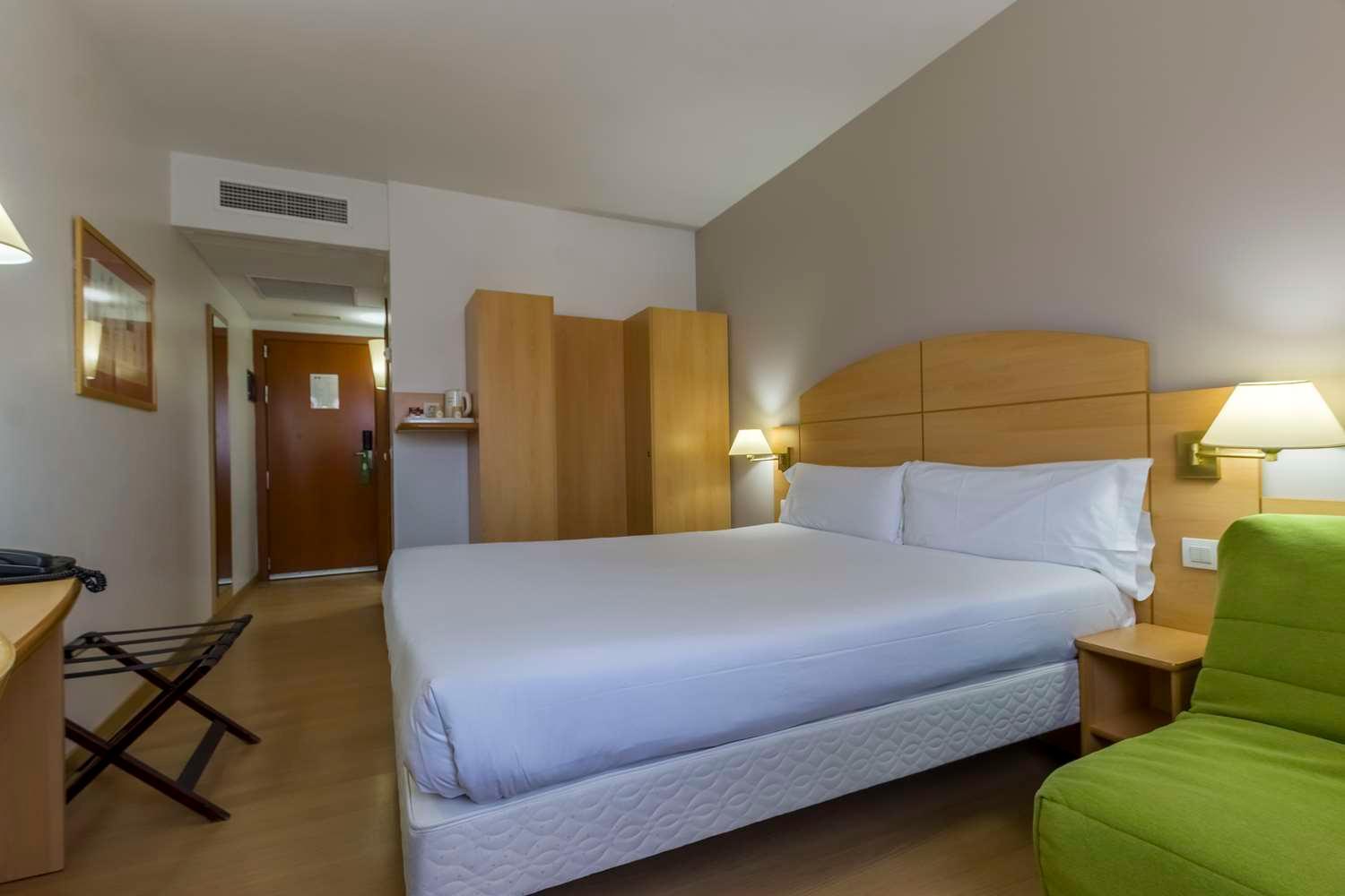 Travelodge Madrid Alcalá de Henares Екстериор снимка