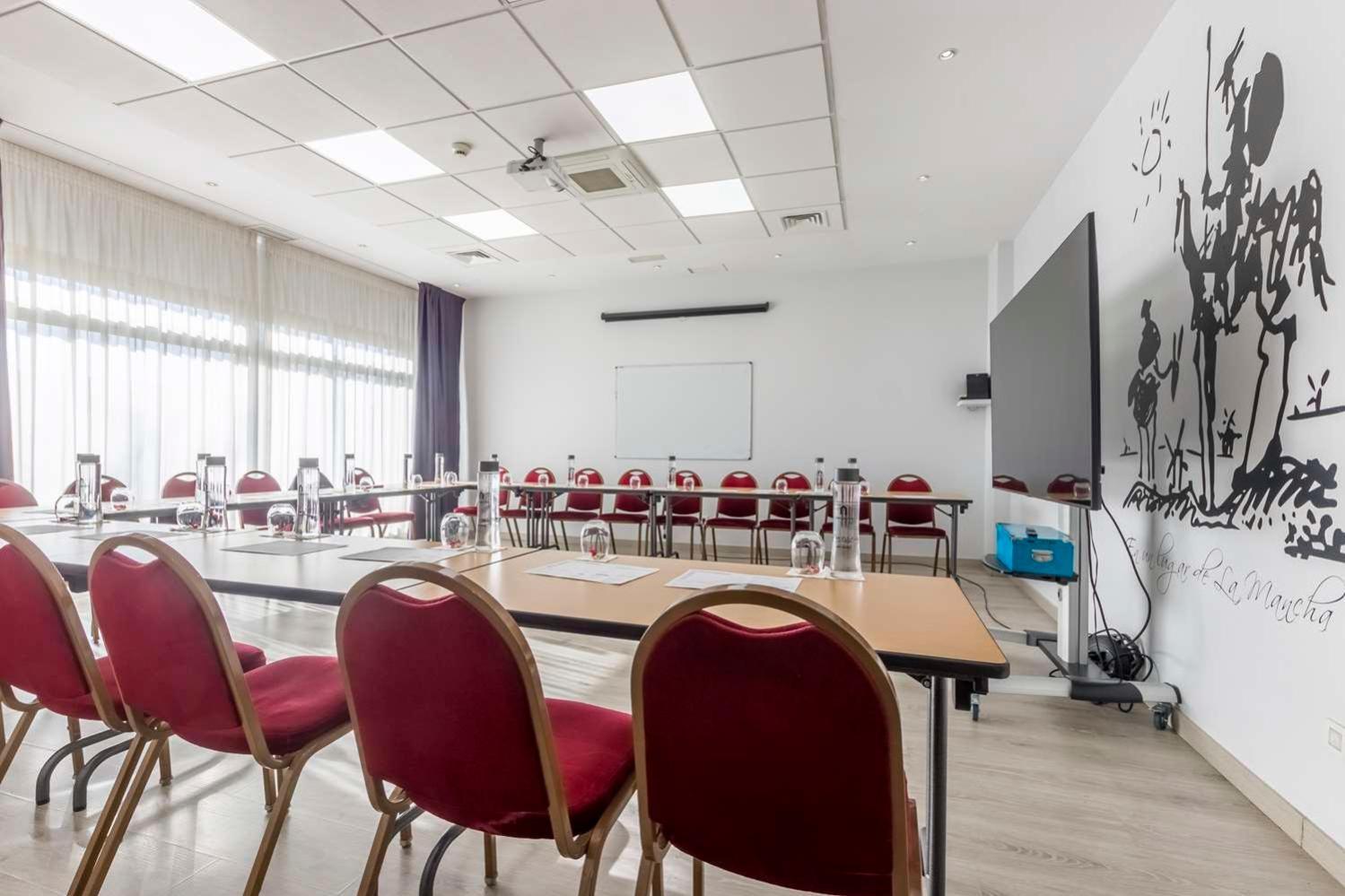 Travelodge Madrid Alcalá de Henares Екстериор снимка