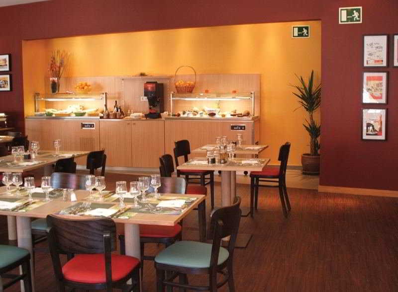 Travelodge Madrid Alcalá de Henares Ресторант снимка