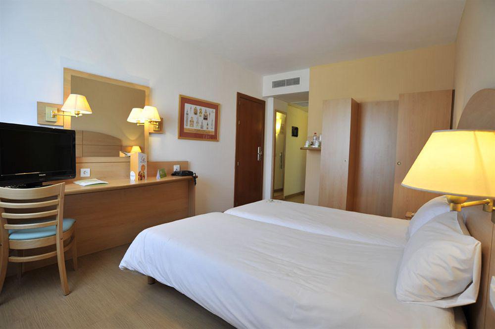 Travelodge Madrid Alcalá de Henares Екстериор снимка